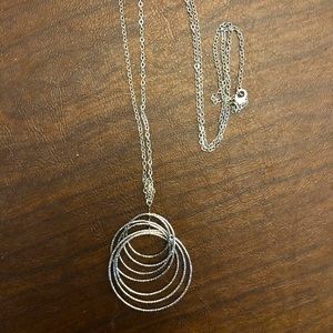 Pendant necklace